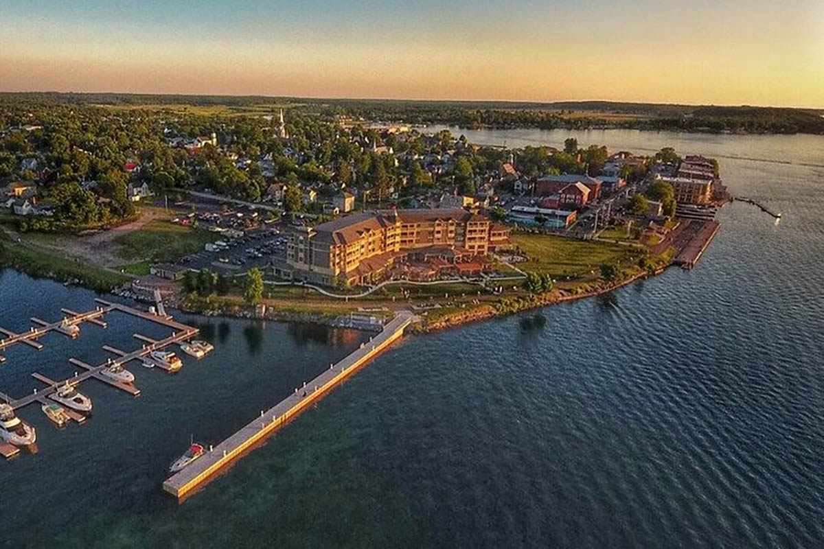1000 Islands Harbor Hotel