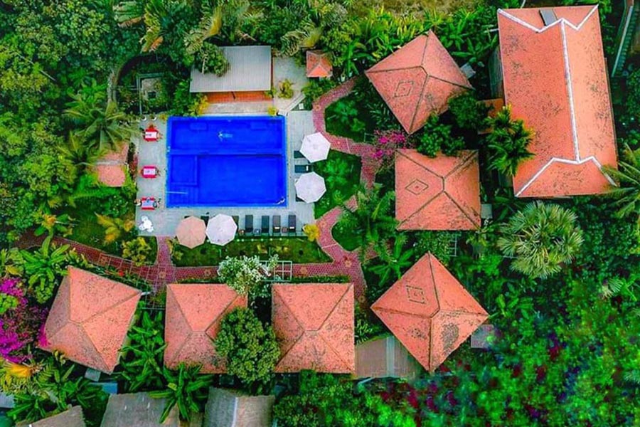 Au Cabaret Vert, Battambang