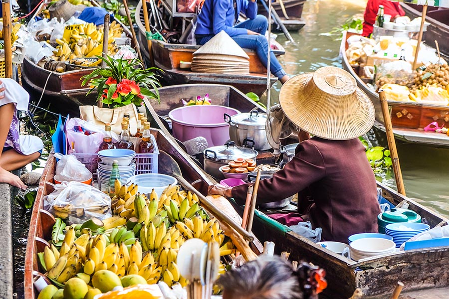 Railway & Damnoen Saduak Floating Market Tour