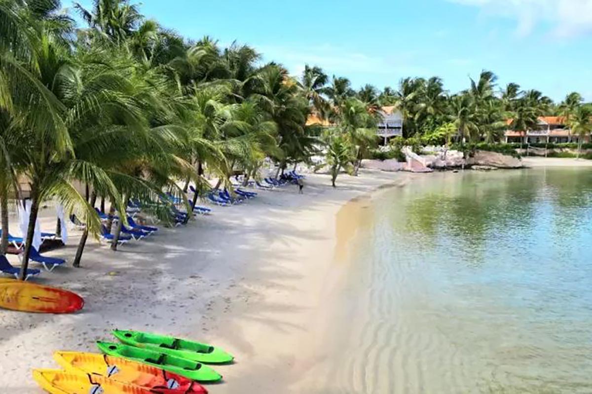 Coco Reef Resort & Spa