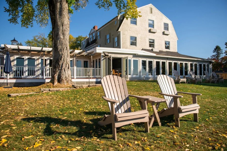 Breakwater Inn