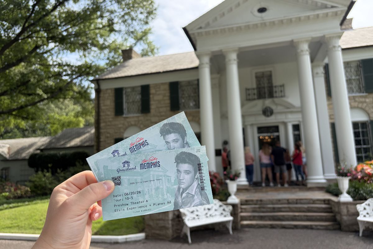 Elvis' Graceland Experience with Airplanes