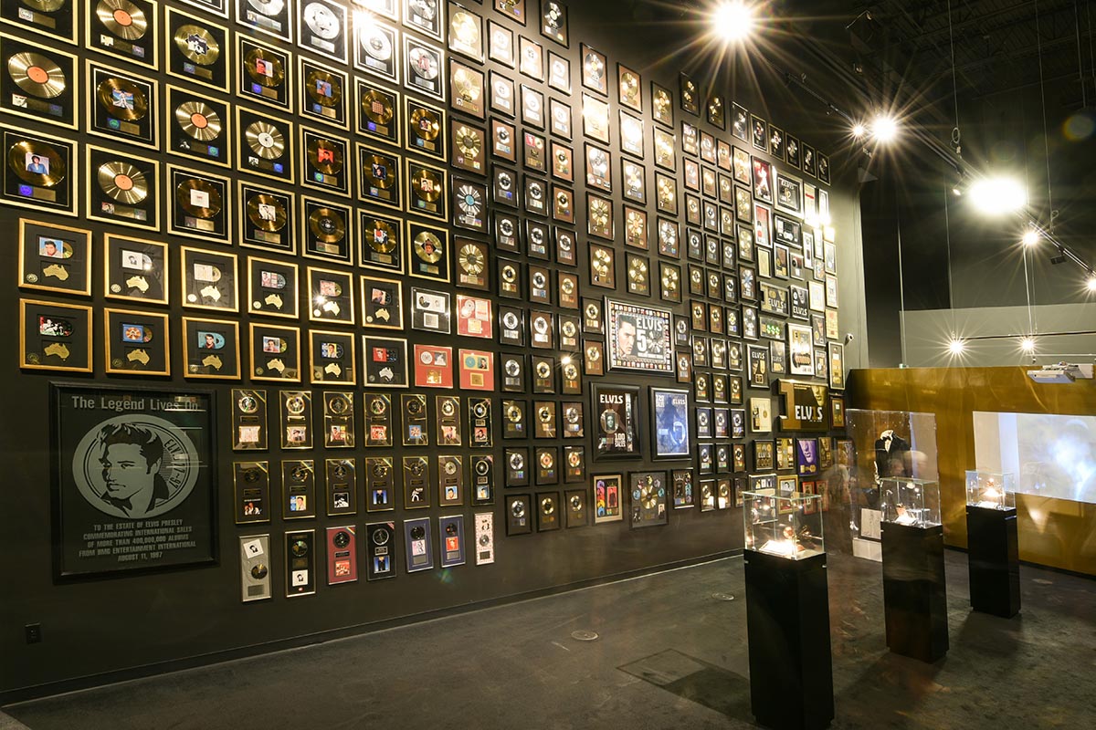 Elvis' Graceland Experience with Airplanes