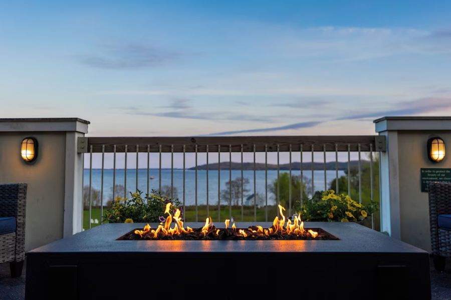 Fireside Inn & Suites
