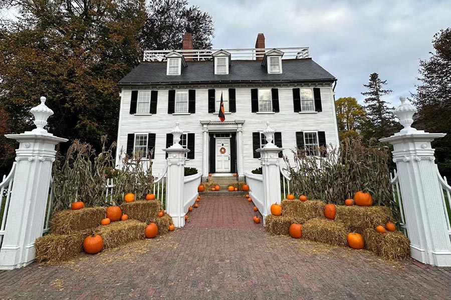 Hocus Pocus Movie Guided Walking Tour