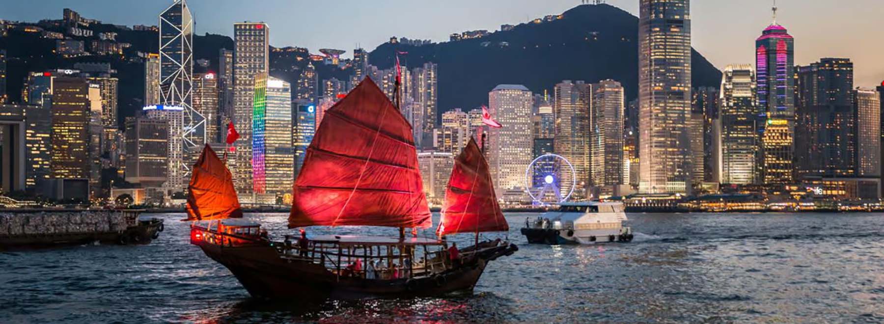 Evening Junk Boat Cruise on Victoria Harbour