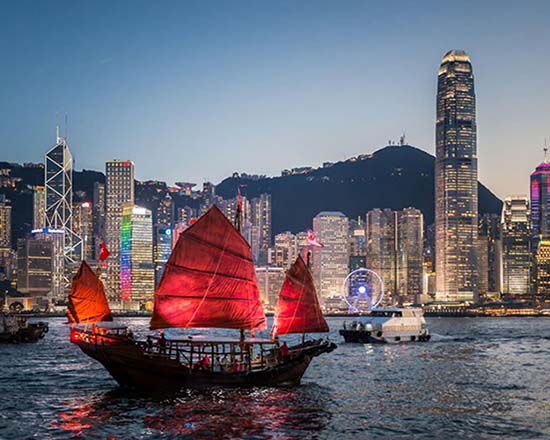 Evening Junk Boat Cruise on Victoria Harbour