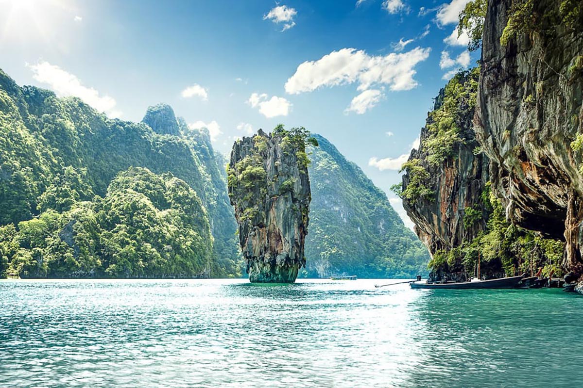 Luxury Boat Tour to James Bond Island