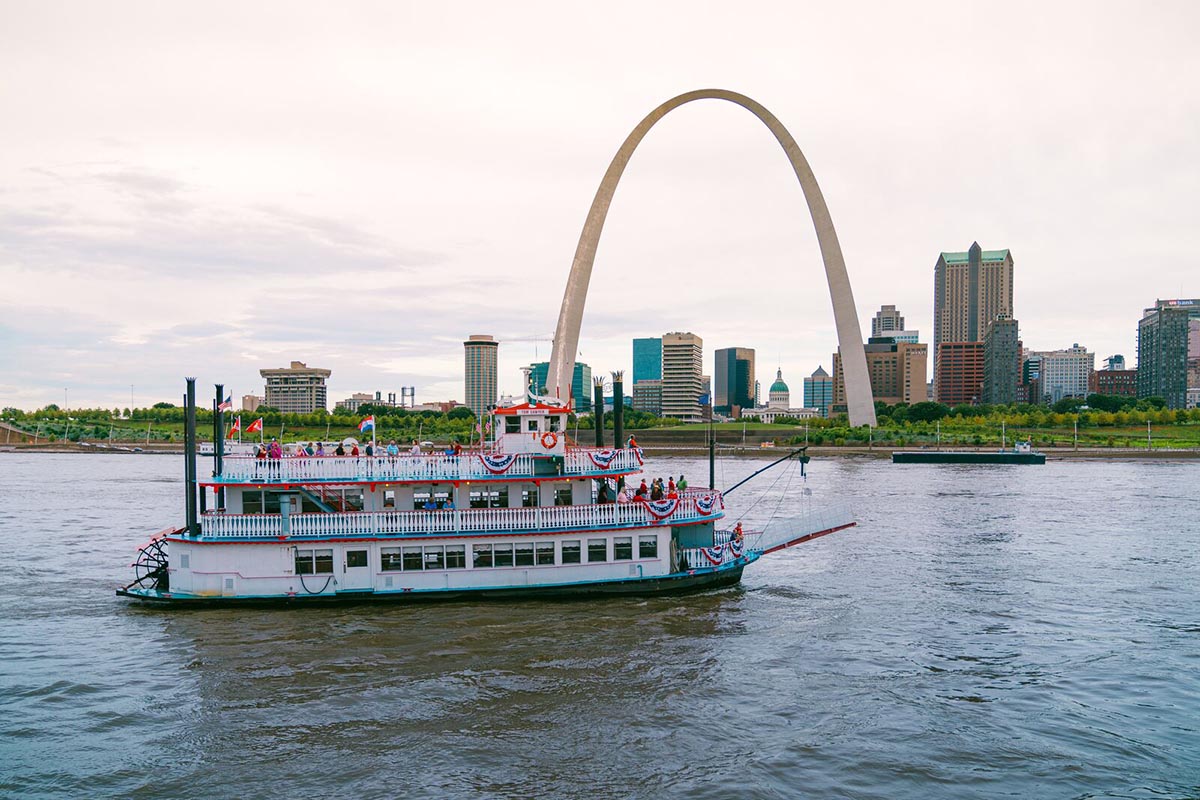 St. Louis Gateway Arch & River Cruise