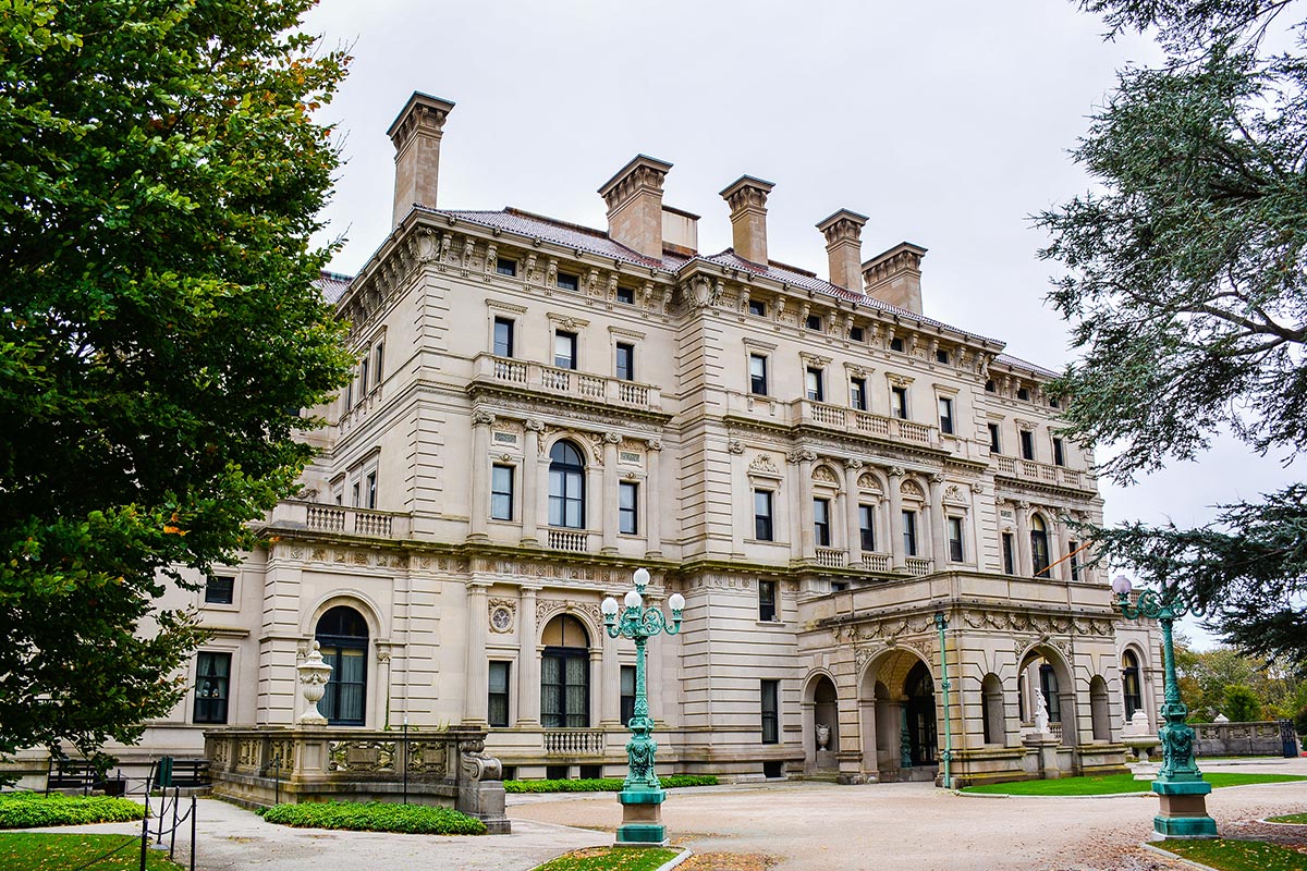 Majestic Mansions Trolley Tour