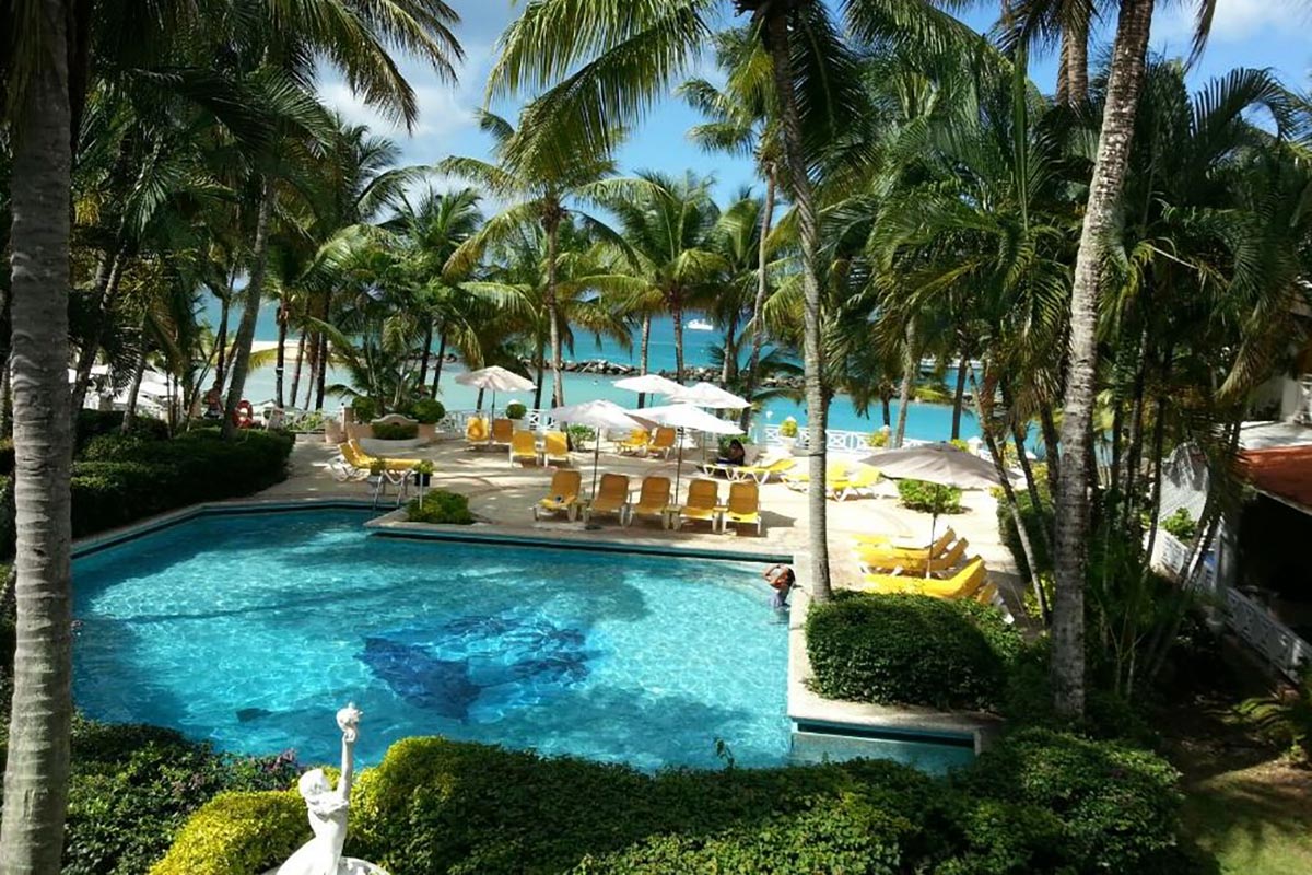 Coco Reef Resort & Spa