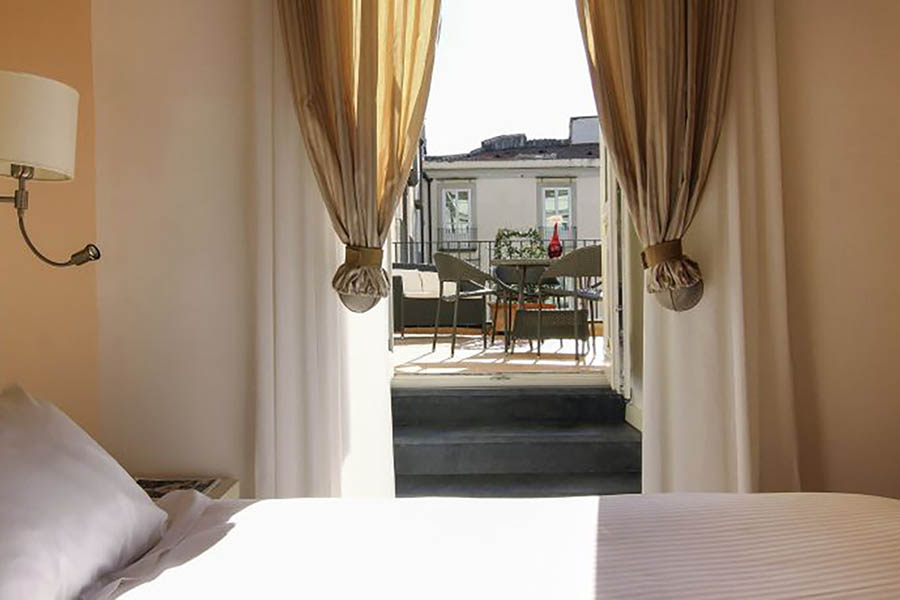 Palazzo Caracciolo, Naples