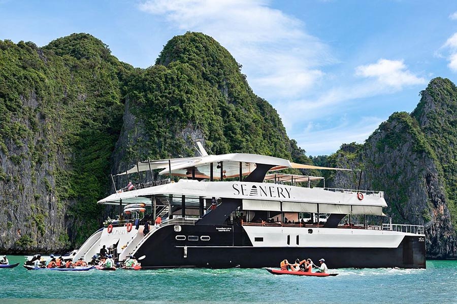 Luxury Boat Tour to James Bond Island