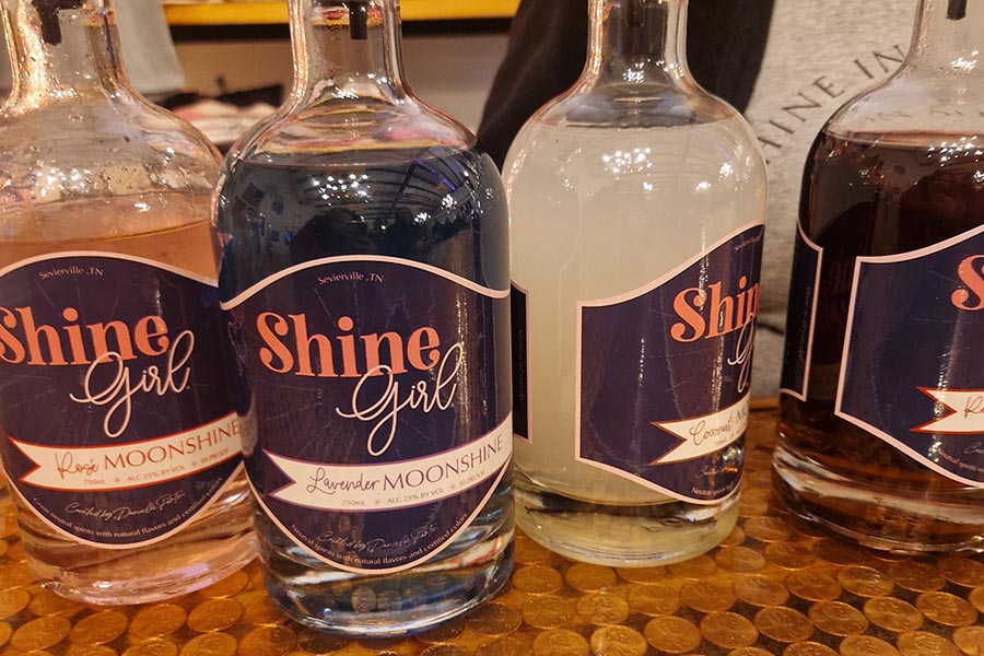 Moonshine & Wine Tasting Tour