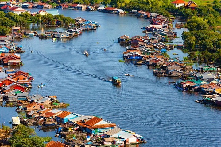 Sunset Tour of Tonlé Sap Floating Village
