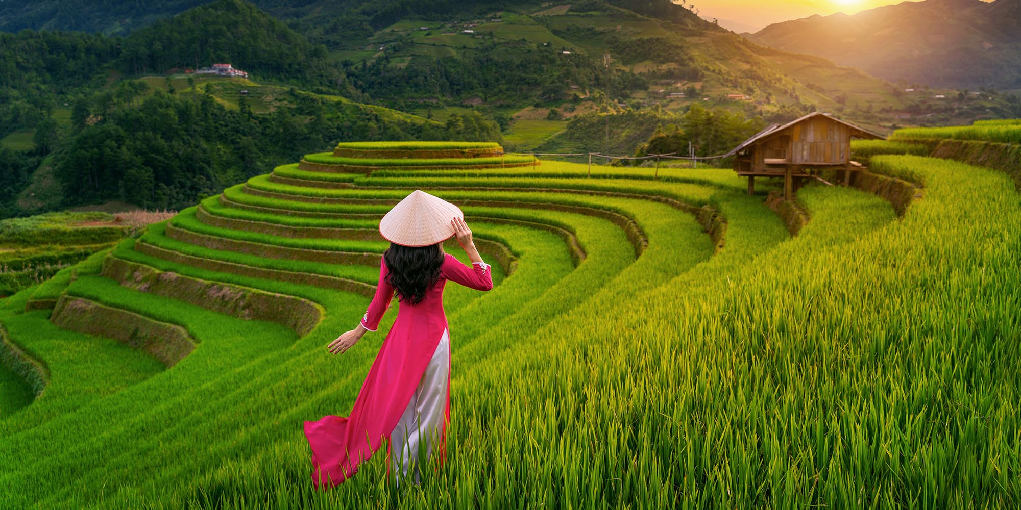 Discovering Vietnam: 8 Must-See Destinations and Activities